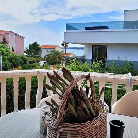 Apartment By The Sea - 22750